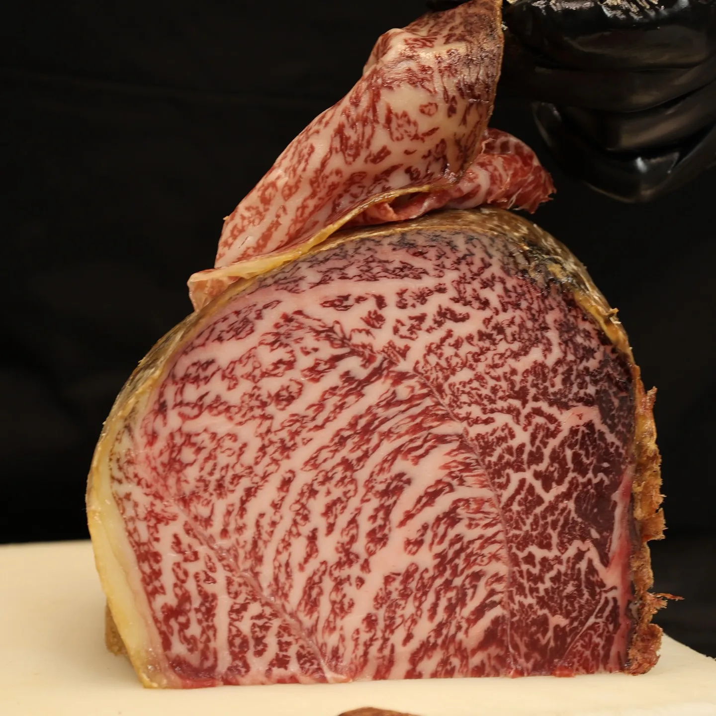 Pieza entera de Wagyu con lonchas